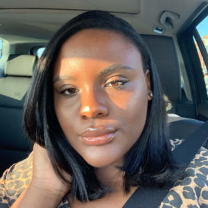 Meet your Posher, Bizzle